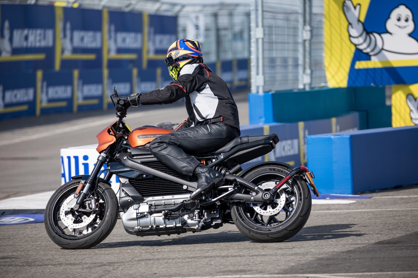 Rikthehet Harley Davidson me motoçikleta të reja.