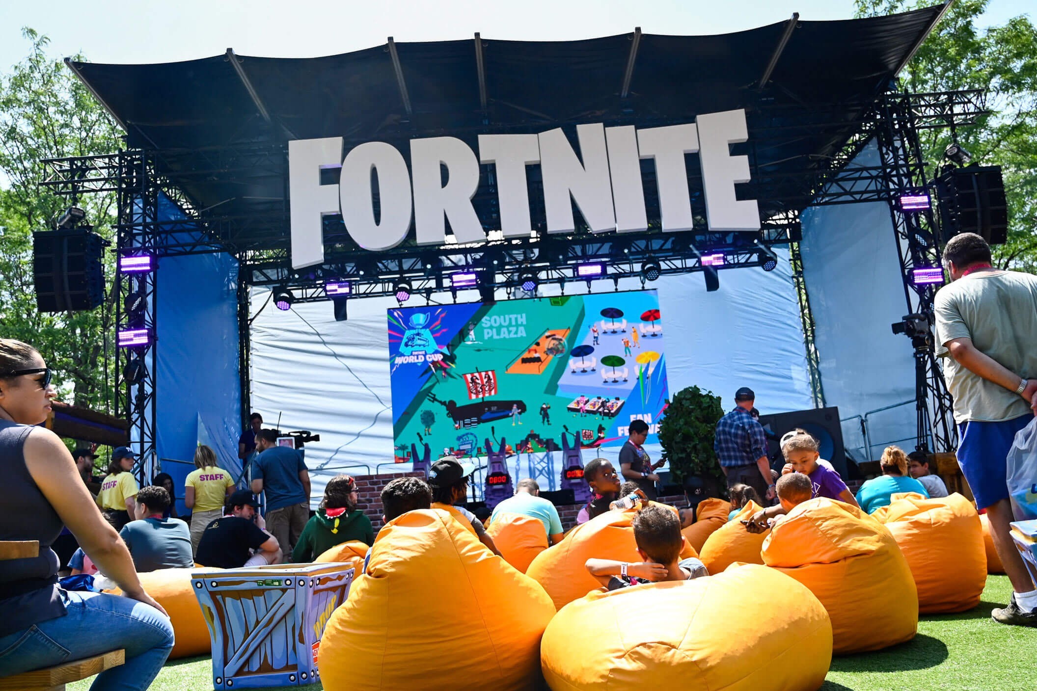 Apple "Dëbon" Fortnite nga App Store