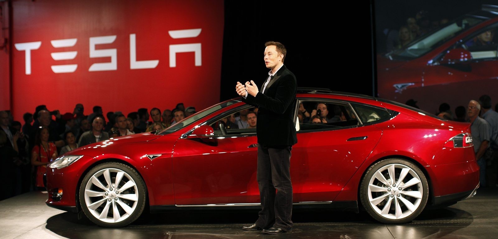 Elon Musk mezi po pret 22 shtatorin për të bërë revolucion në industrine e automobilave