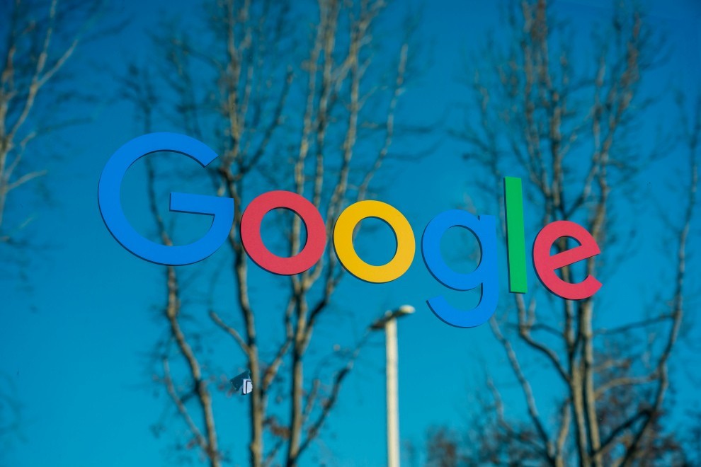Google rifreskon përvojën e tij të kërkimit celular