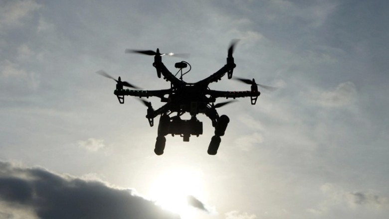 Airrow po automatizon shkëmbimin e baterive dhe ngarkesës me drone.