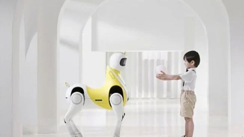 Njihu me robotin Pony!