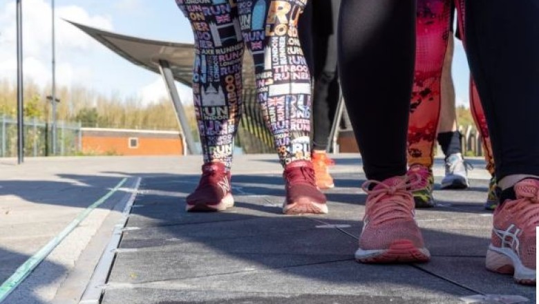 Njihuni me trotuarin inteligjent, u mundëson njerëzve të karikojnë telefonat