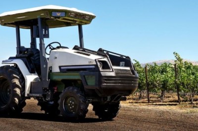 Traktorët robotikë elektrikë janë gati për të kryer “detyrat” në bujqësi! (Video)