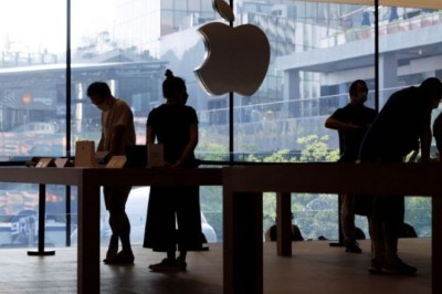 Vlera e tregut të aksioneve të Apple bie nën 2 trilion dollarë