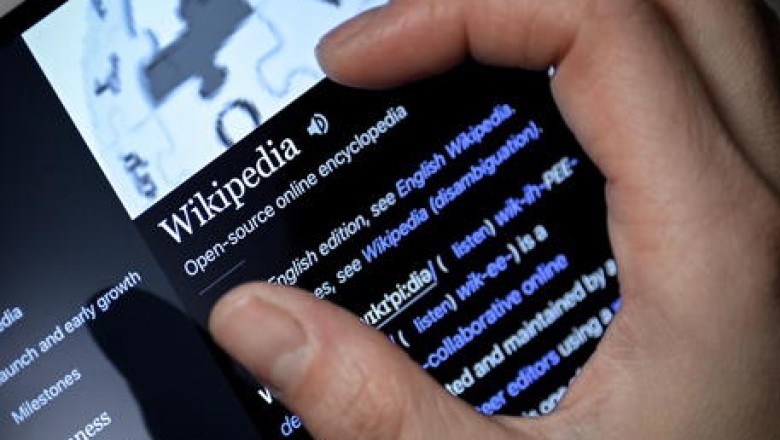 22 vite Wikipedia, disponon 23 milionë hyrje në enciklopedinë e internetit