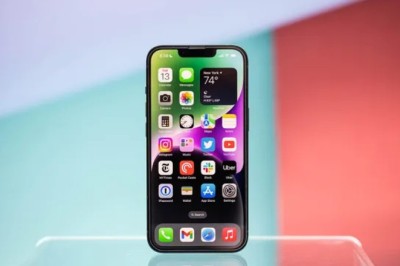 Shitjet e smartphone-ve kanë rënë, as festat nuk ndihmuan