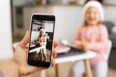 Franca ndalon prindërit  të shpërndajnë foto të fëmijëve në rrjetet sociale