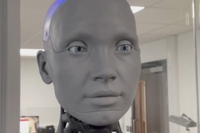 Roboti Ameca përgjigjet me mimika pothuajse njerëzore të fytyrës