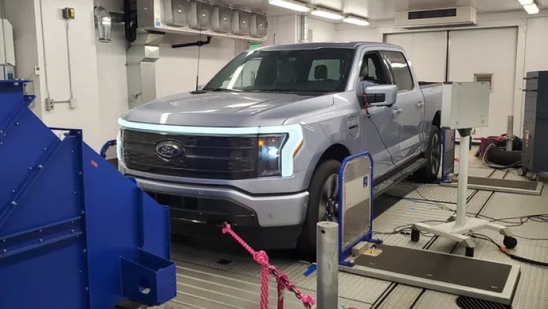 Ford F-150 Lightning humbet rreth një të katërtën e rrezes së tij kur mban ngarkesën maksimale