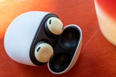Google tashmë ju kujton për të pastruar Pixel Buds herë pas here