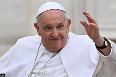 Papa Françesku miraton projektin e sipërmarrësit polak, sa më shumë fëmijë në programin kompjuterik