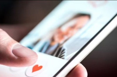 Eksperti i aplikacionit të takimeve: Koha më të mirë për të qenë online për t’u përputhur!