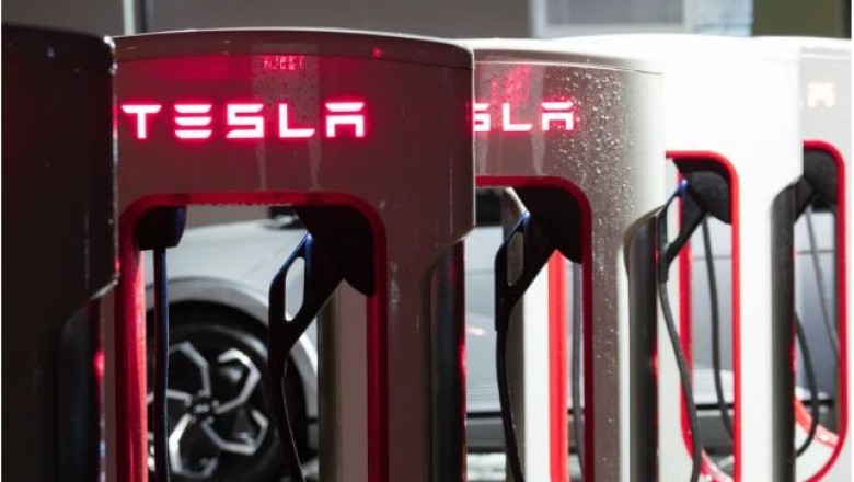 Elon Musk: Modeli i ri Tesla me kosto të ulët do vijë në vitin 2025!