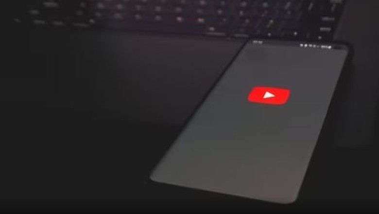 Raporti: YouTube dhe Facebook, platformat sociale më të njohura