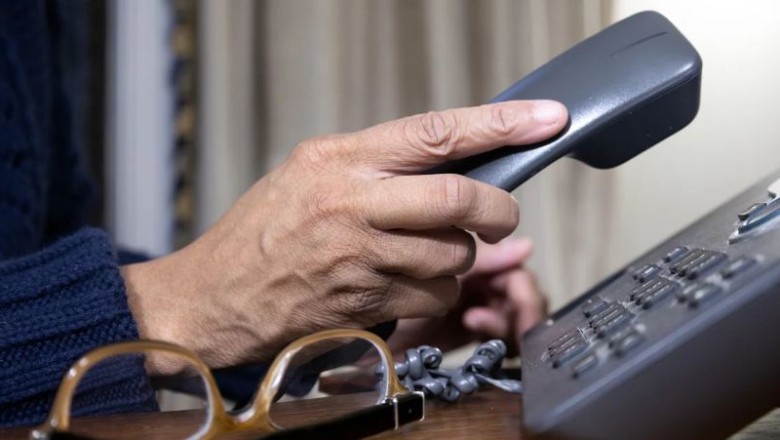 A po largohet nga tregu telefoni fiks? Çfarë thonë ekspertët…